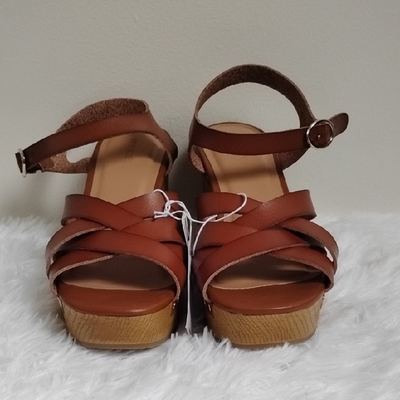 NWT Old Navy Brown Platform Open Toe Sandals Boho Feminine 70s - Picture 2 of 15
